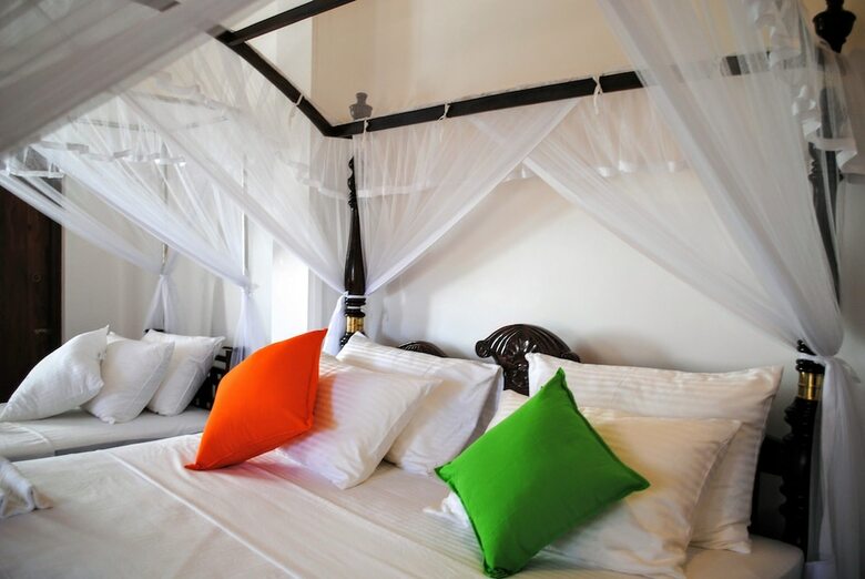 Miura Dutch Edge Hotel