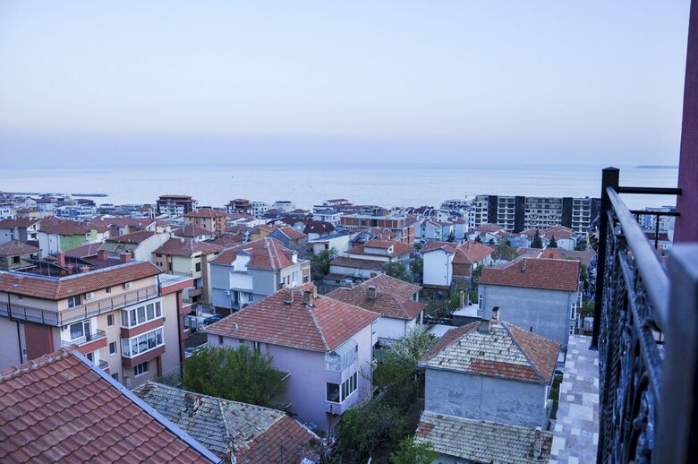 Roel Residence Apartments