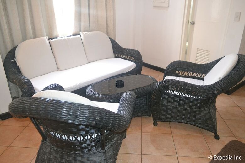 Hotel Apartelle Royal