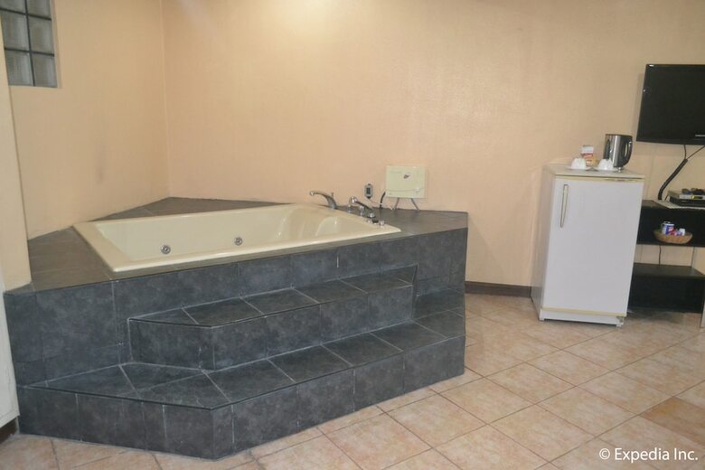 Hotel Apartelle Royal