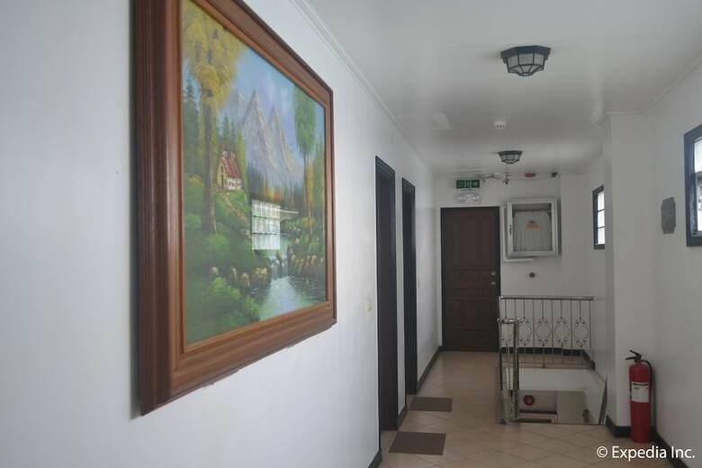 Hotel Apartelle Royal