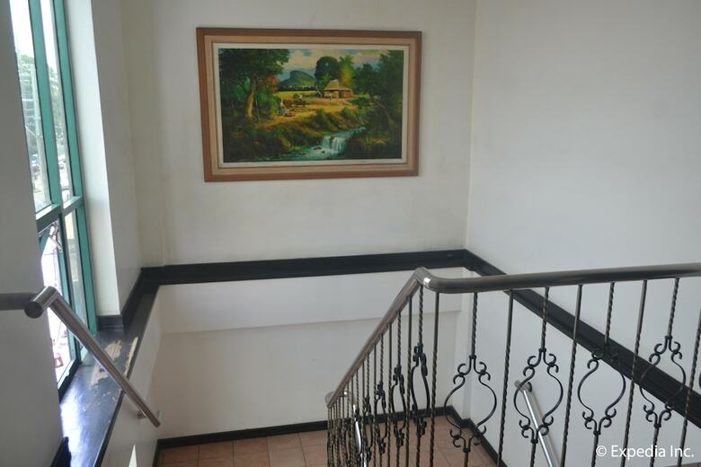 Hotel Apartelle Royal