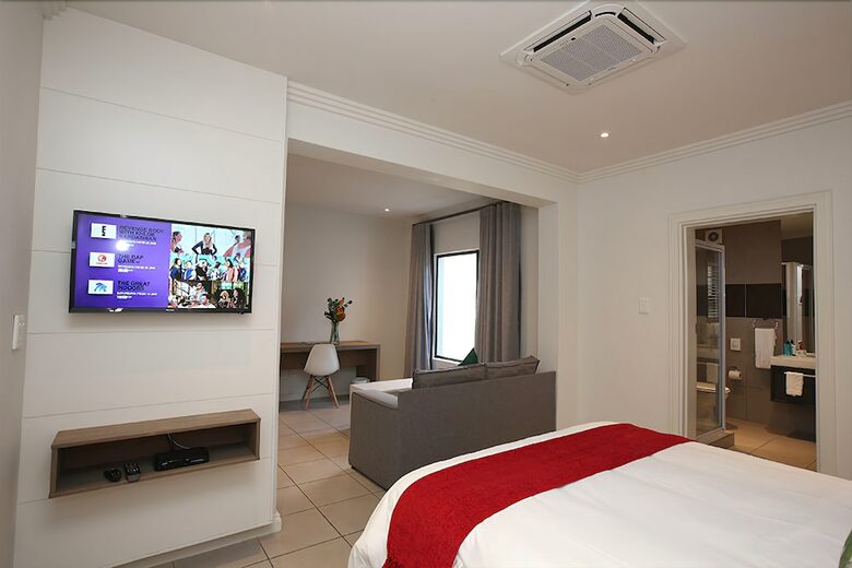 Hotel The Paralian