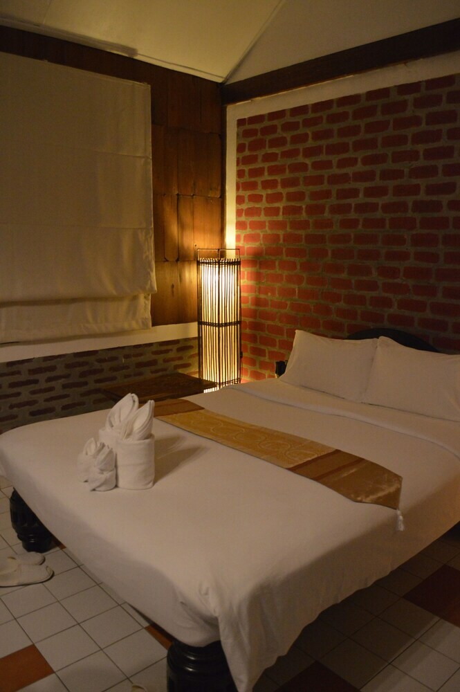 Hostal Baan Thai Homestay By Bgb Villas - Hostel