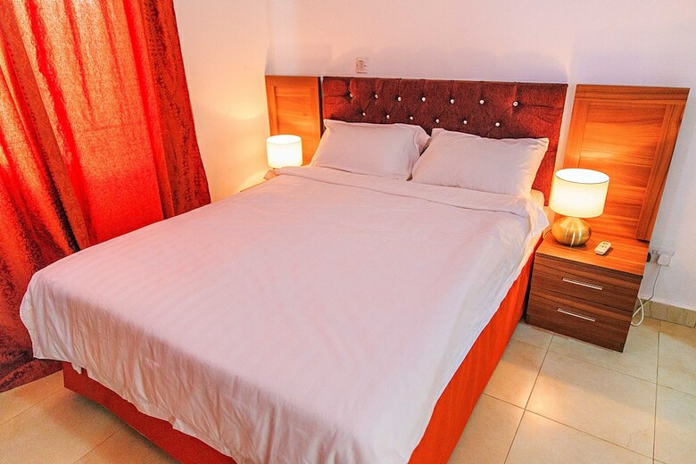Paradise Suites Hotel