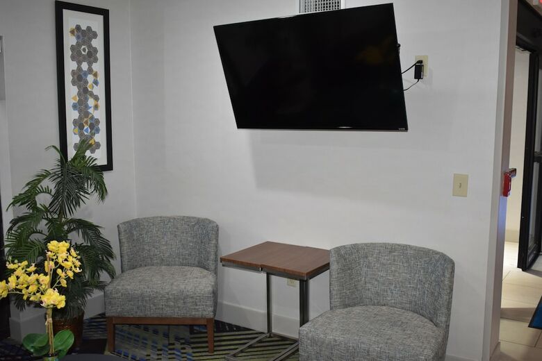 Hotel Holiday Inn Express & Suites Mcpherson