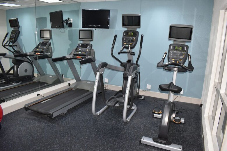 Hotel Holiday Inn Express & Suites Mcpherson