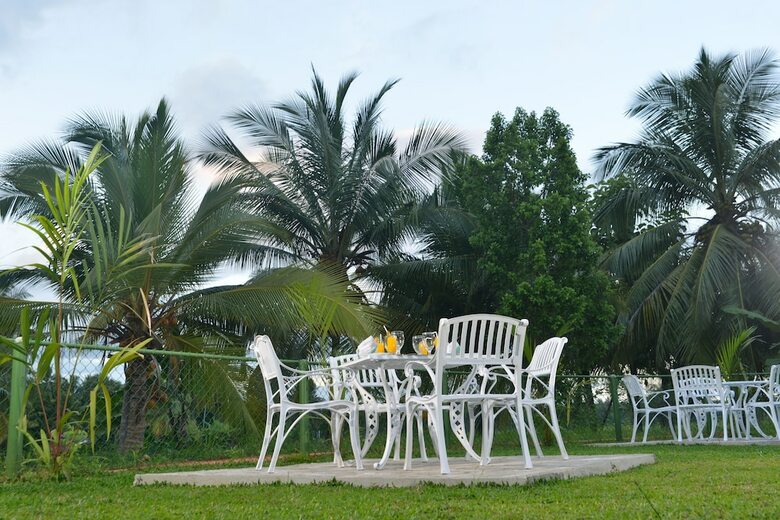 Hotel Rajarata Lodge