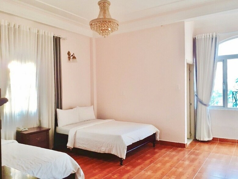 Le Petit Paris Hotel Dalat