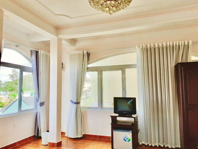 Le Petit Paris Hotel Dalat
