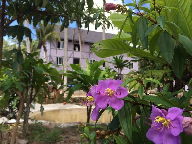 Coco Valley Hotel & Restaurant