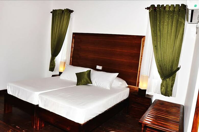 Hotel Naaval