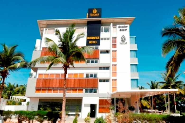 Hotel Shivas Gateway Airport Road