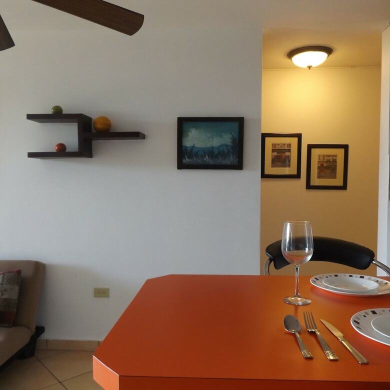 Front Beach Luxury Apartment