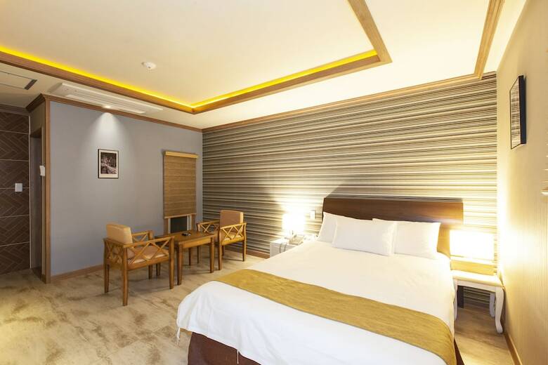 Sahara Hotel