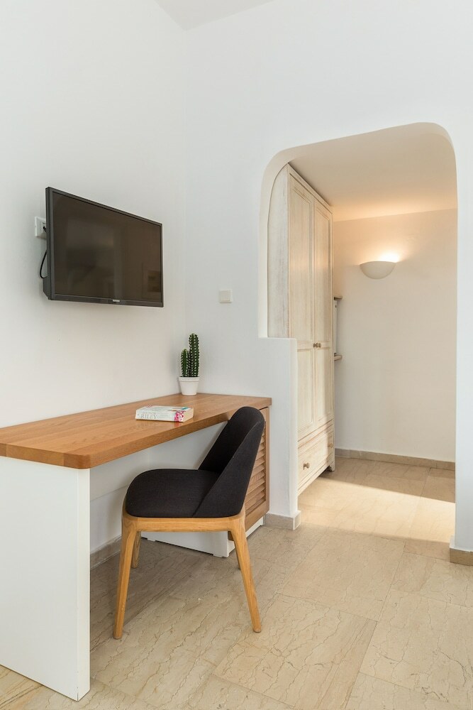 Corfos Hotel