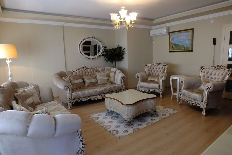 Real King Residence Hotel