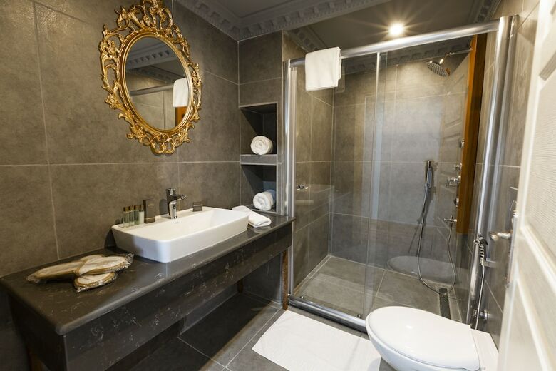 Real King Residence Hotel
