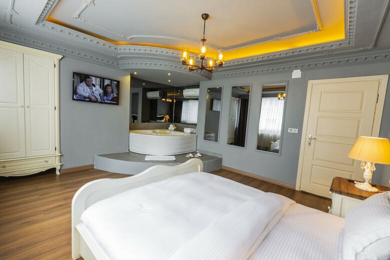 Real King Residence Hotel