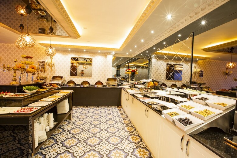 Real King Residence Hotel