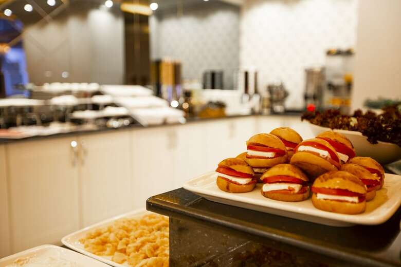 Real King Residence Hotel