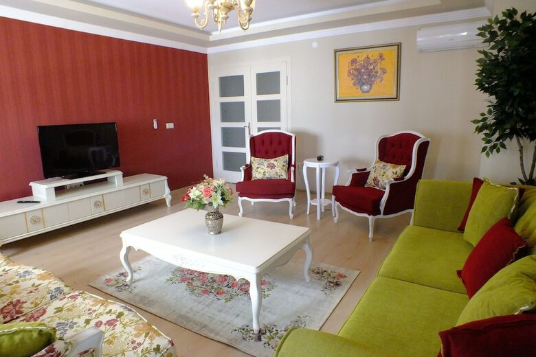 Real King Residence Hotel