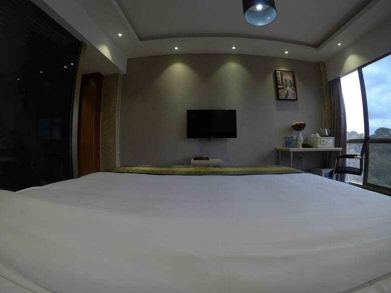 Swiss Lenana Mount Hotel