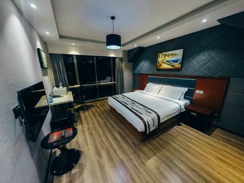 Swiss Lenana Mount Hotel