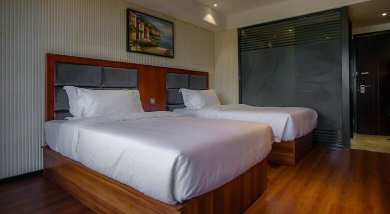 Swiss Lenana Mount Hotel