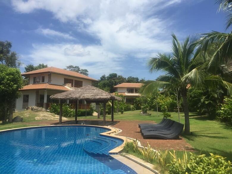 Villa Blue Hill Residence