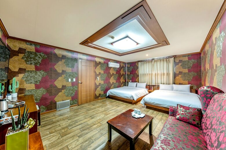 Trevi Hotel