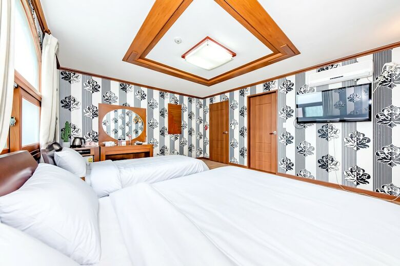 Trevi Hotel
