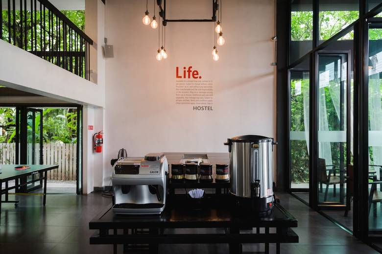 Hostal The Common Hostel