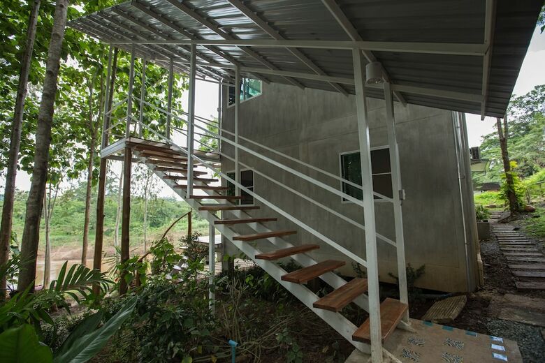 Hotel Nan De Panna Riverside Homestay