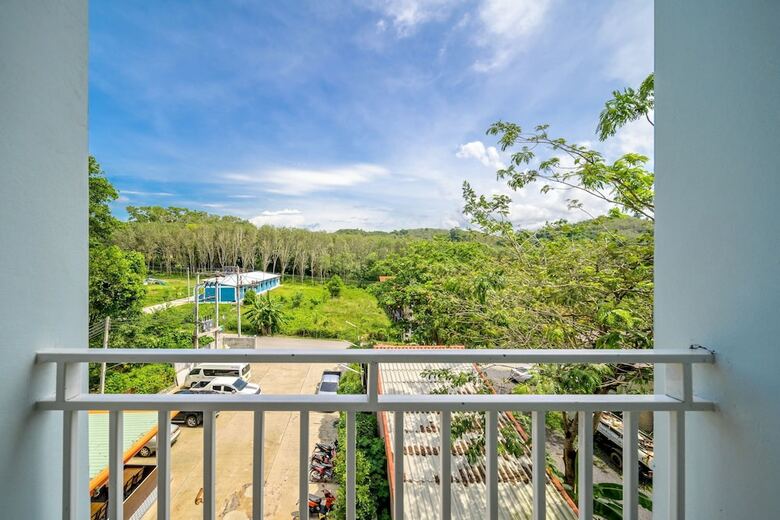 Hotel Naiyang Place Phuket Airport