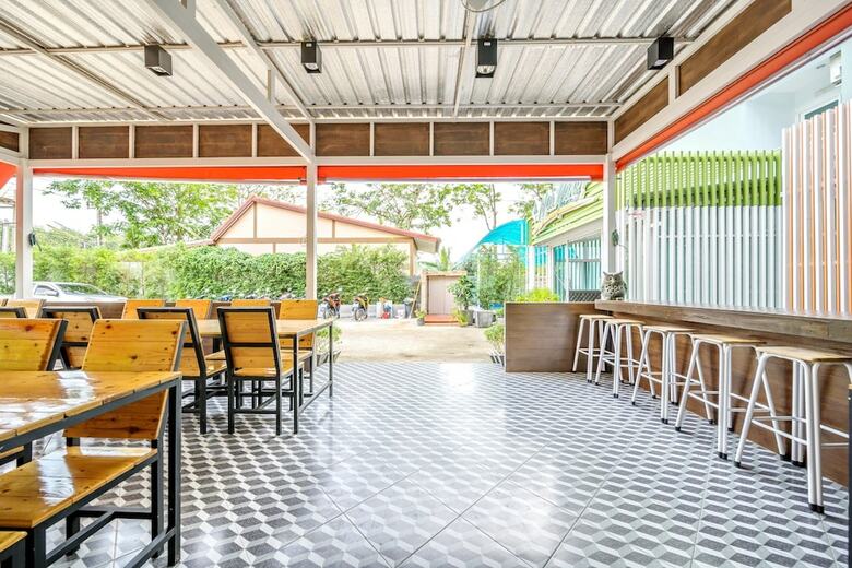 Hotel Naiyang Place Phuket Airport