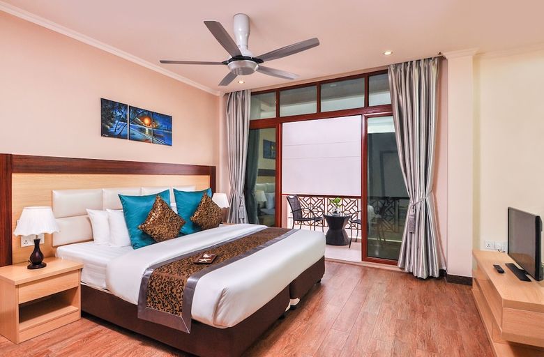 Triton Beach Hotel & Spa