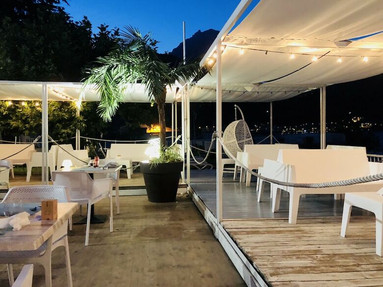 Apartamento Appartamento Vista Lago Red & Grey