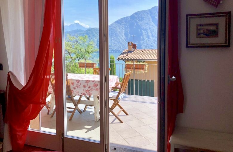 Apartamento Appartamento Vista Lago Red & Grey