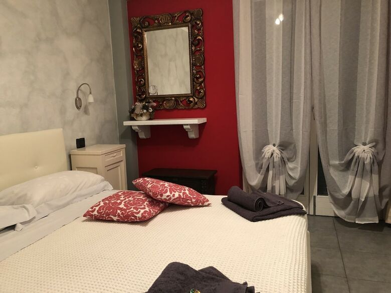 Apartamento Appartamento Vista Lago Red & Grey
