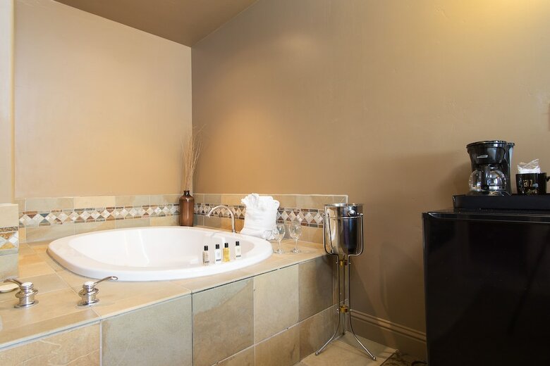 Hotel Secrets Inn Lake Tahoe