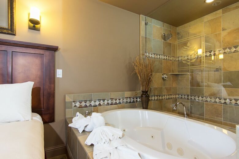 Hotel Secrets Inn Lake Tahoe
