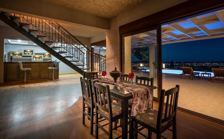 Castelli Luxury Villa