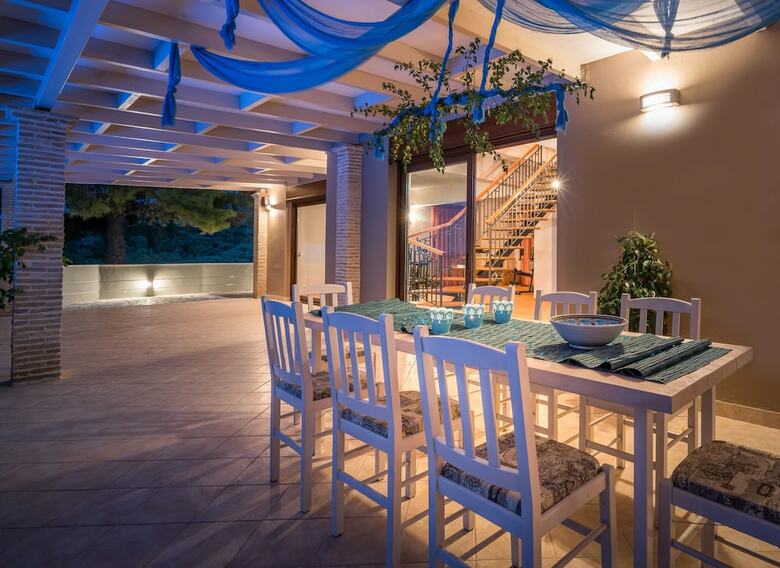 Castelli Luxury Villa