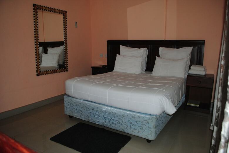 Posada Sunset Junction Lodges & Tours
