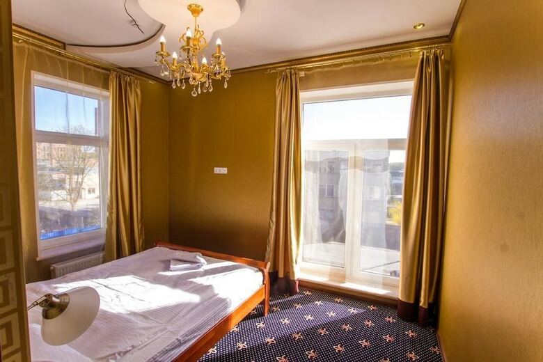 Hotel Golden Night