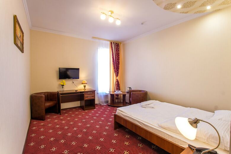 Hotel Golden Night