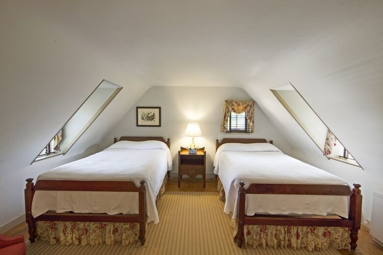 The Colonial Houses - A Colonial Williamsburg Hotel