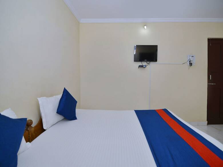 Hotel Oyo 7288 Traveller Guest House