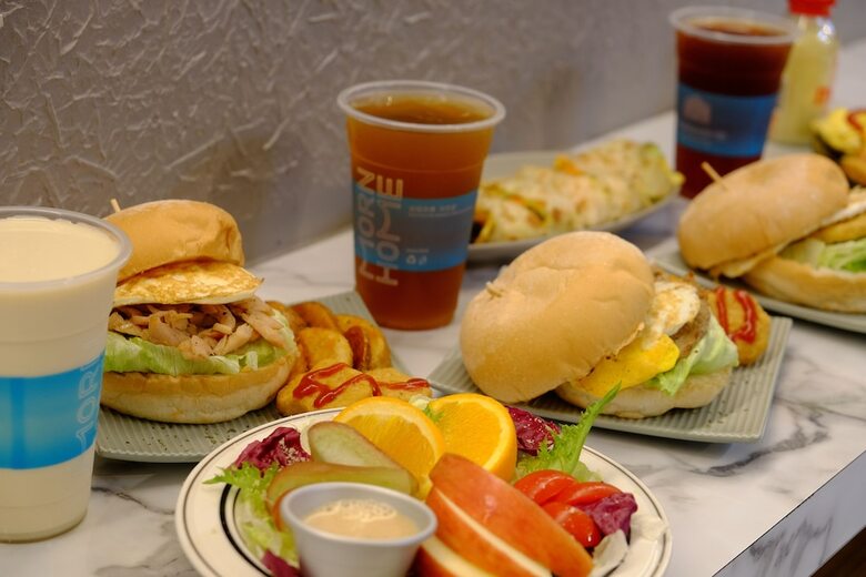 Hostal Happy Inn & Hostel